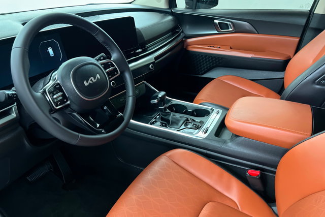 Used 2025 Kia Carnival SX FWD image 15