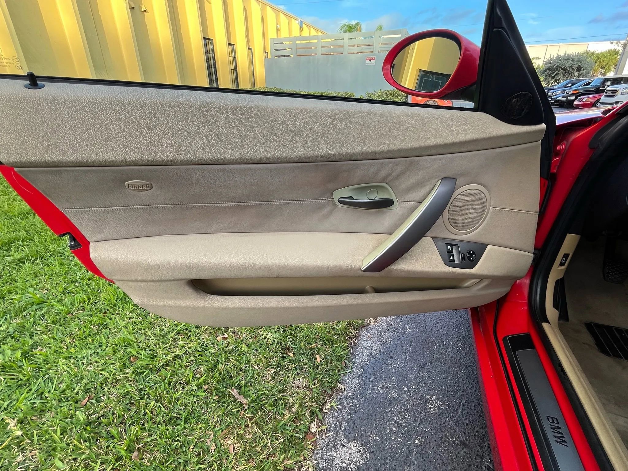 Used 2004 BMW Z4 2.5i image 17