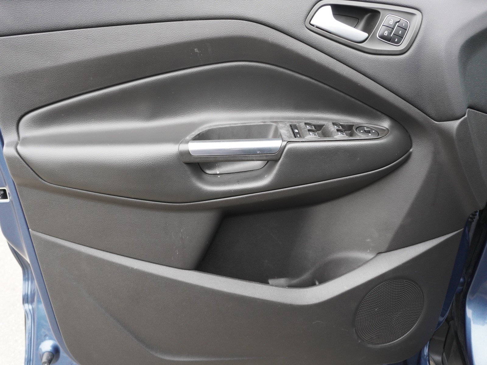 Used 2018 Ford Escape Titanium w/ Ford Safe & Smart Package image 18