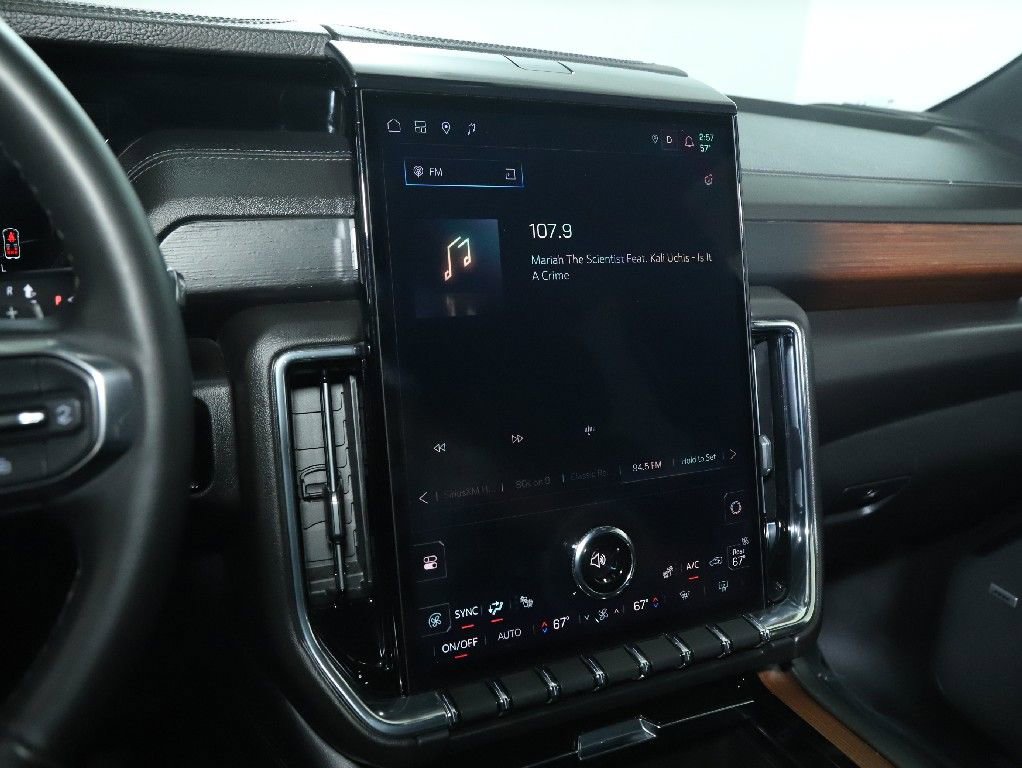 Used 2025 GMC Yukon Denali AWD/4WD image 31