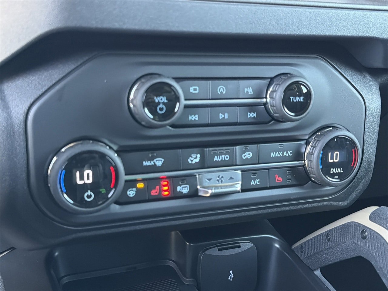 New 2026 Ford Bronco Badlands AWD/4WD image 11