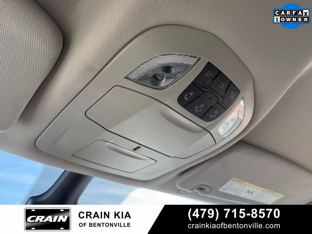 Used 2024 Chrysler Pacifica Touring-L image 21