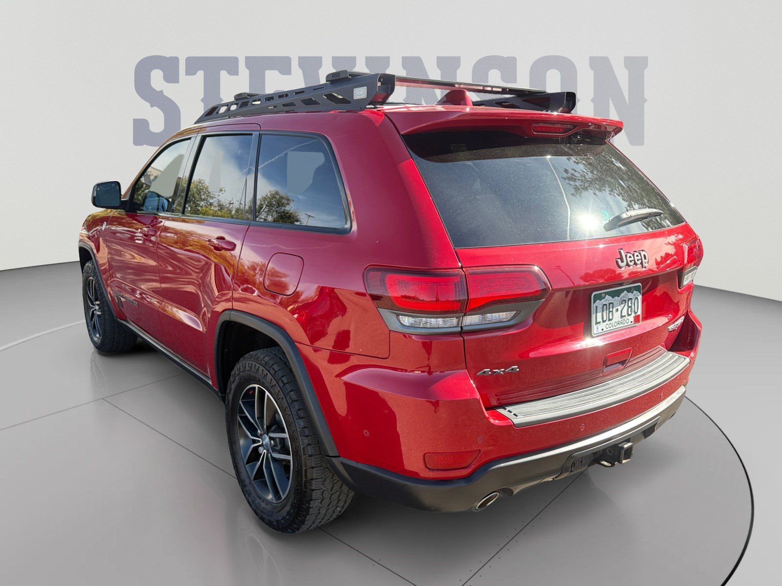 Used 2018 Jeep Grand Cherokee Trailhawk w/ Trailhawk Luxury Group AWD/4WD image 3
