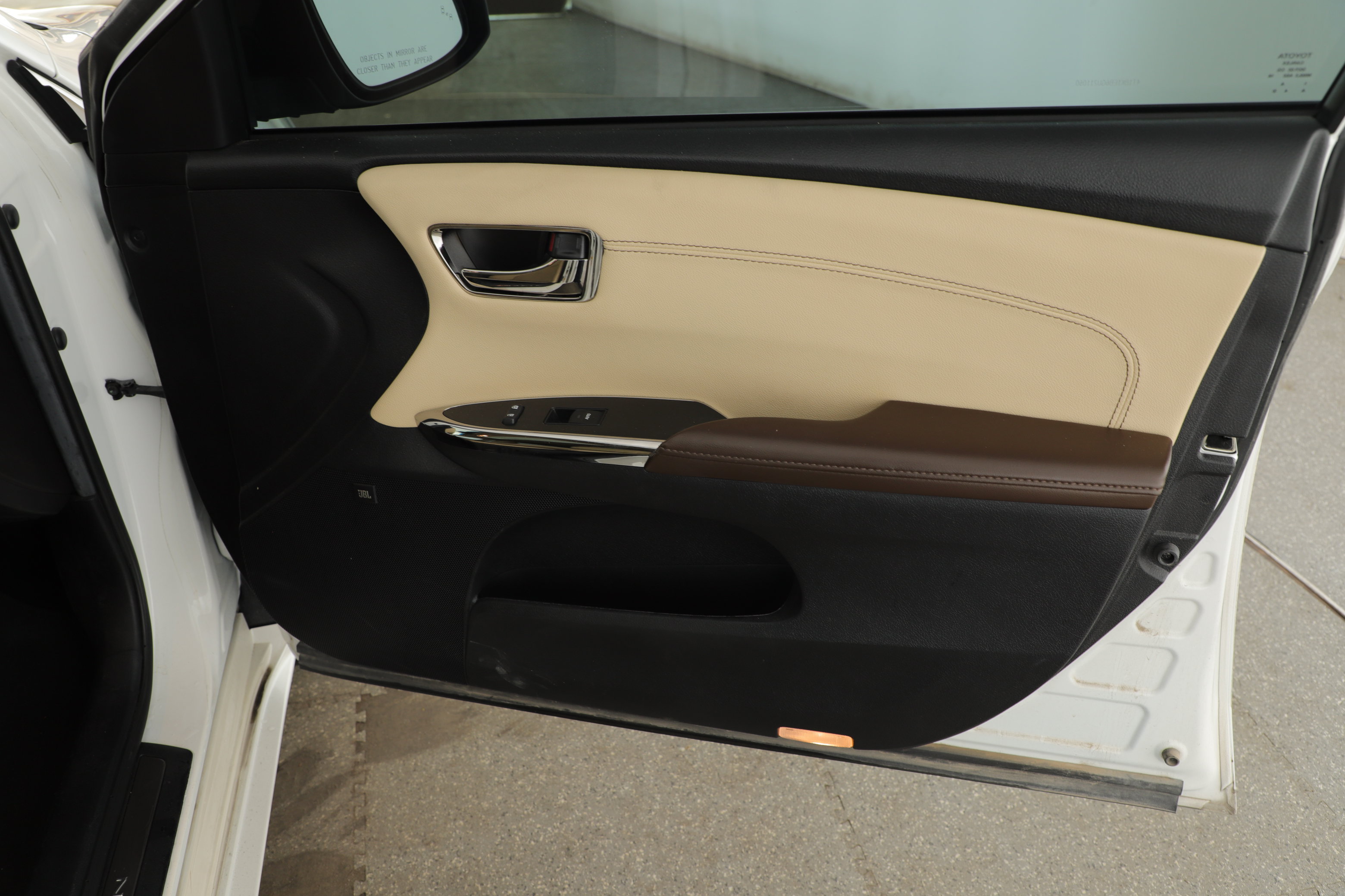 Used 2016 Toyota Avalon Limited w/ Toyota Safety Sense Package FWD image 15