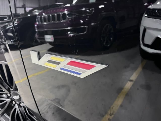 Used 2023 Cadillac Escalade ESV V w/ LPO, Floor Liner Package AWD/4WD image 34