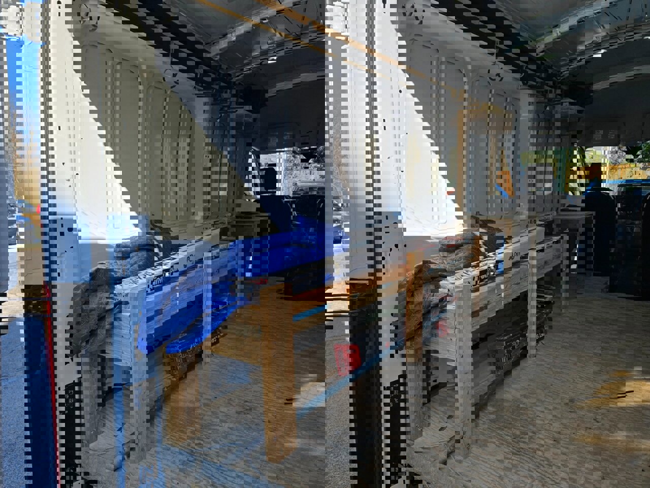 Used 2022 Ford E-Transit Medium Roof image 24