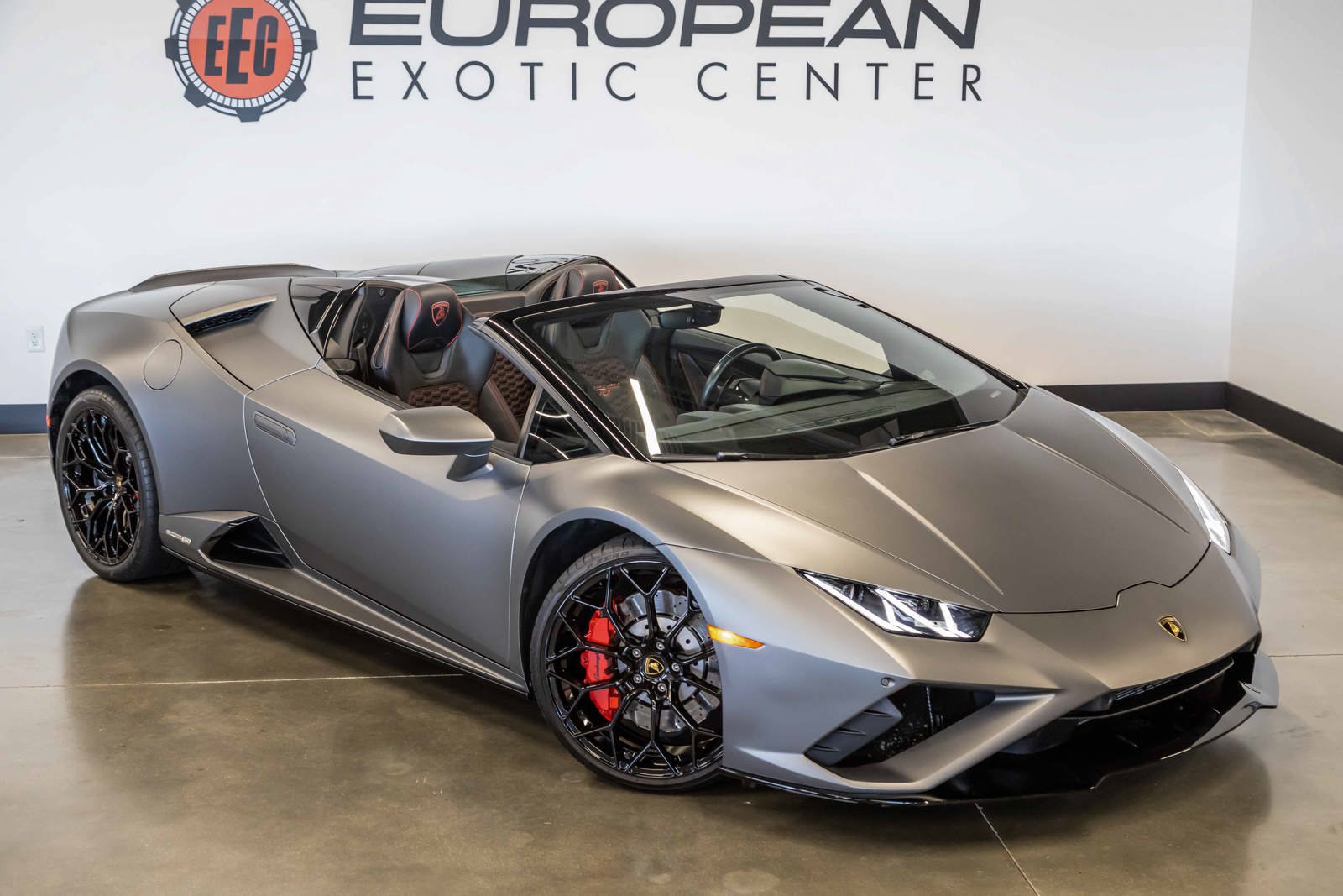 Used 2021 Lamborghini Huracan EVO RWD image 2