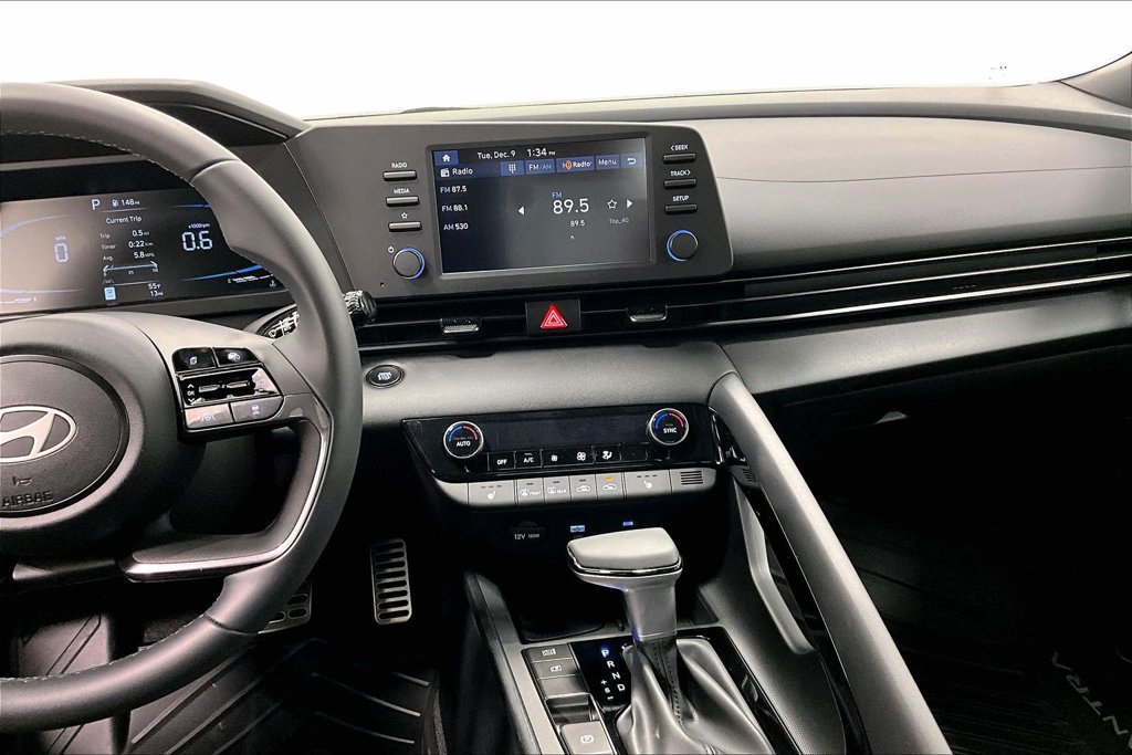 New 2026 Hyundai Elantra SEL Sport FWD image 16
