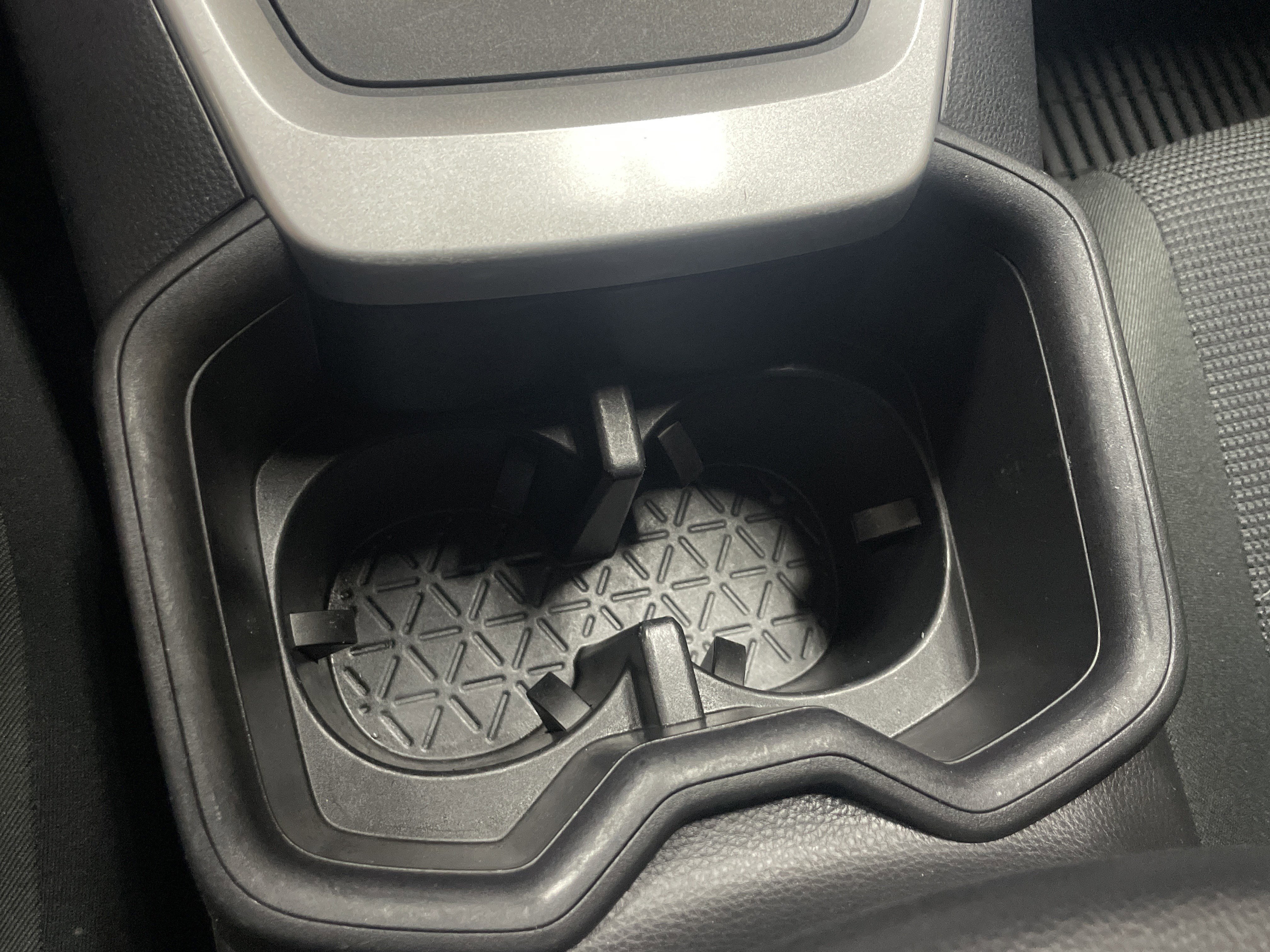 Used 2025 Toyota RAV4 LE image 27