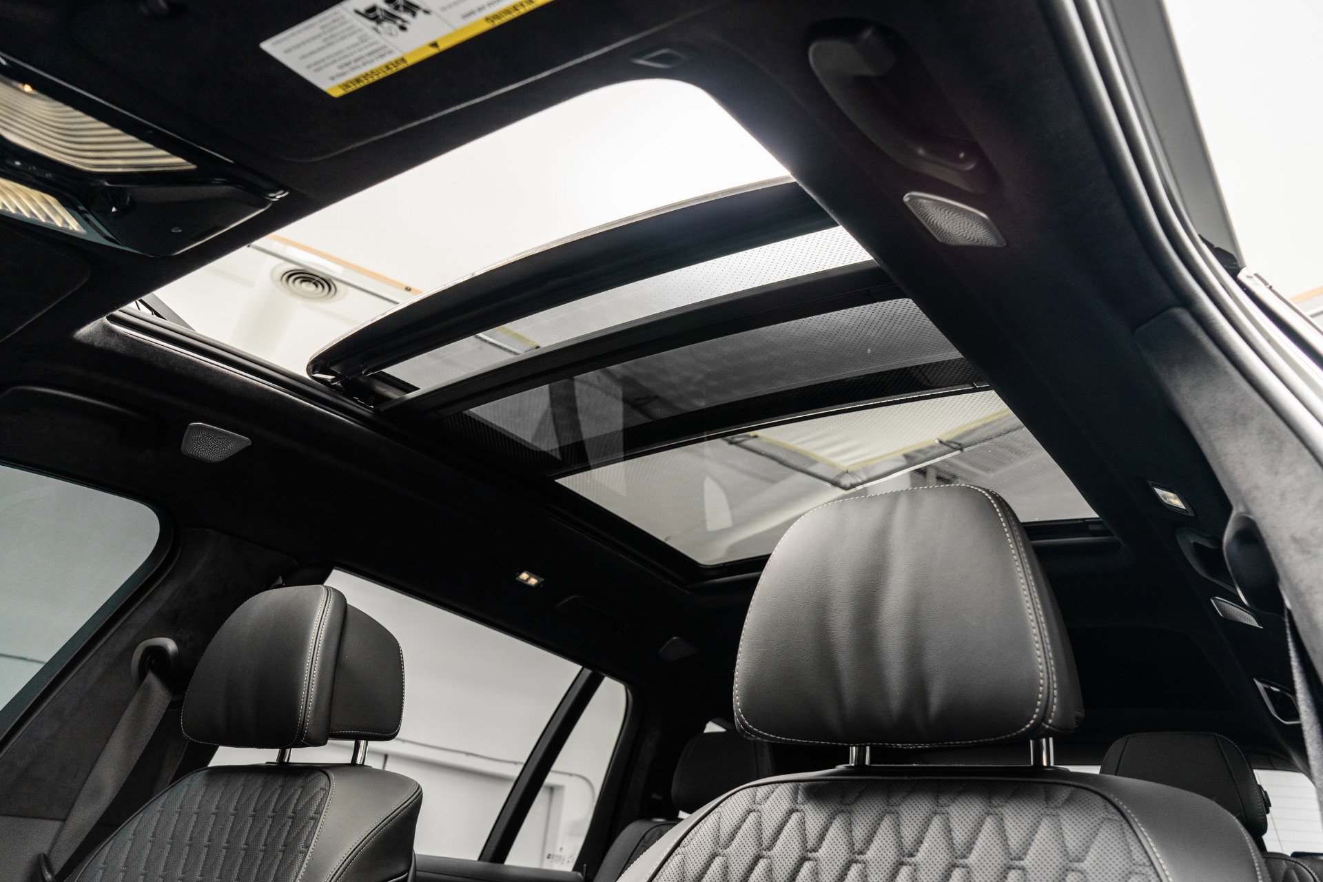 Used 2025 BMW X7 M60i image 17