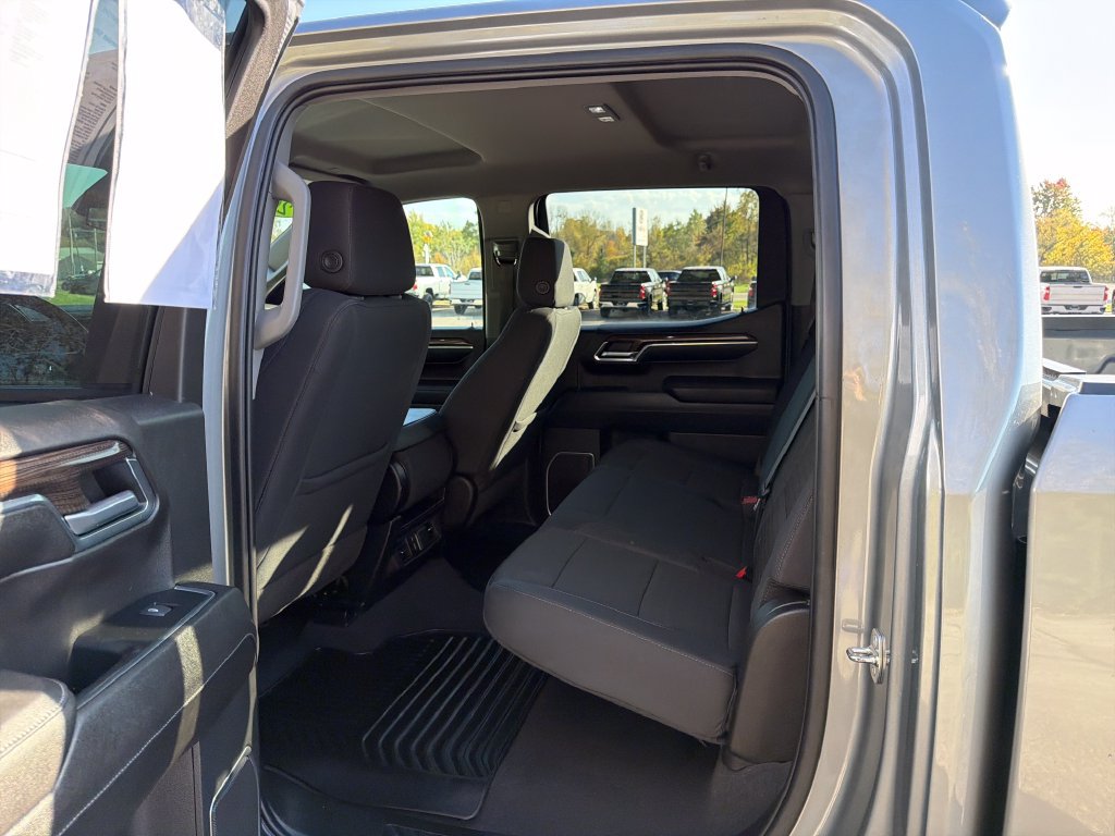 Used 2023 Chevrolet Silverado 1500 LT AWD/4WD image 26