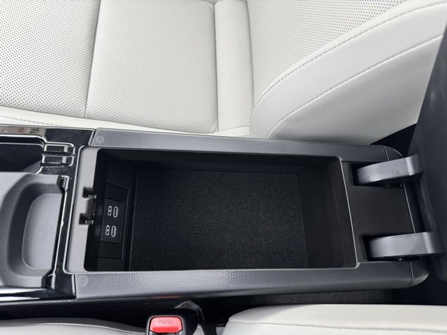 Certified 2024 Toyota Prius XLE image 24