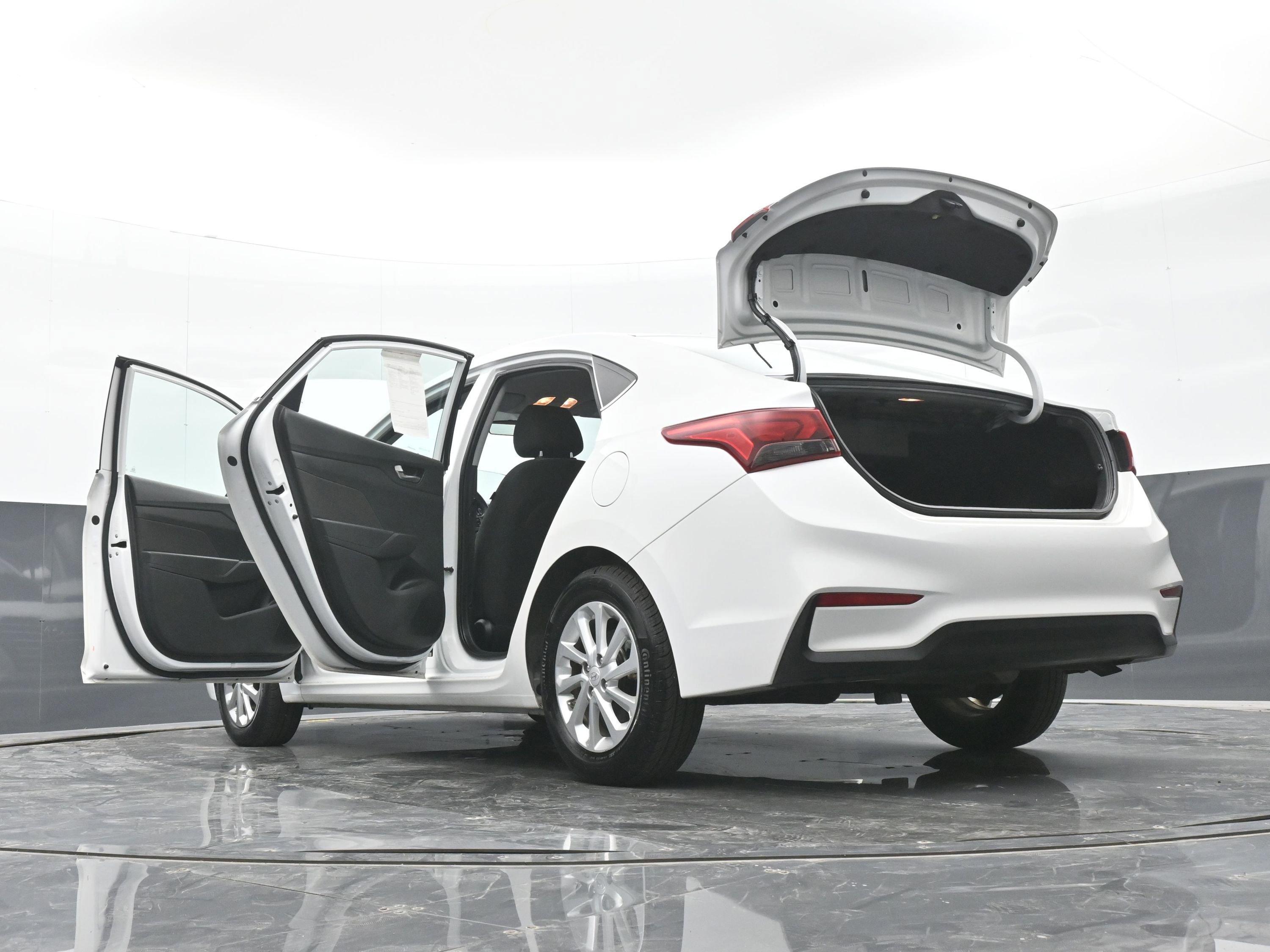 Used 2022 Hyundai Accent SEL w/ Cargo Package FWD image 51