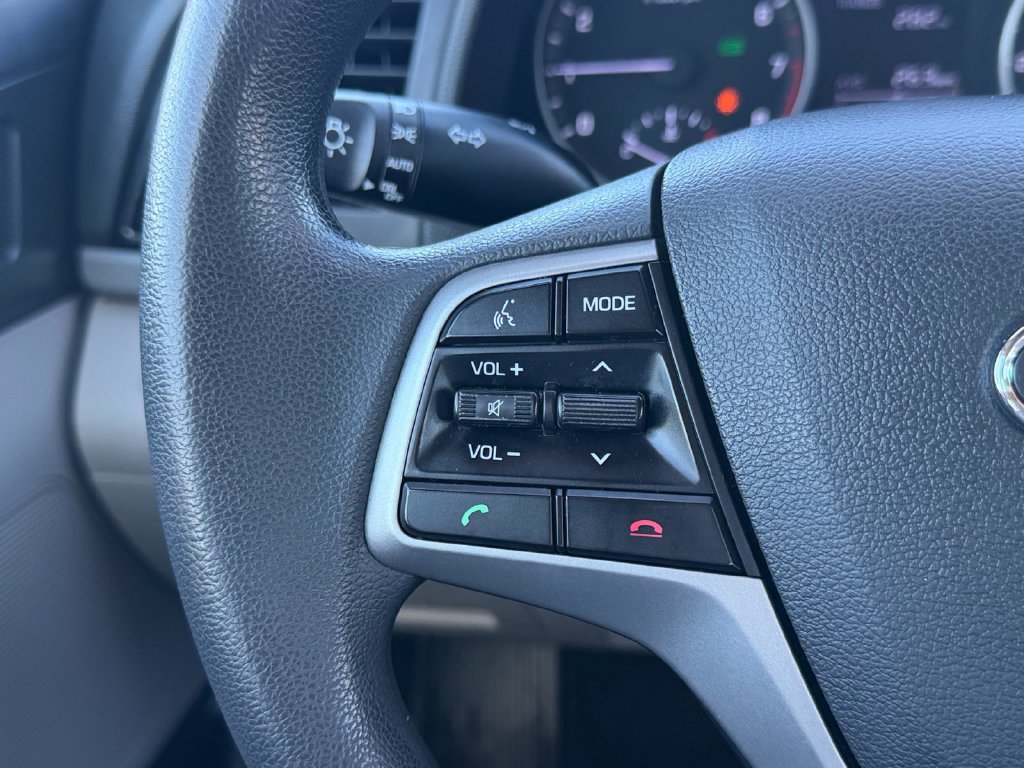 Used 2017 Hyundai Elantra SE FWD image 19