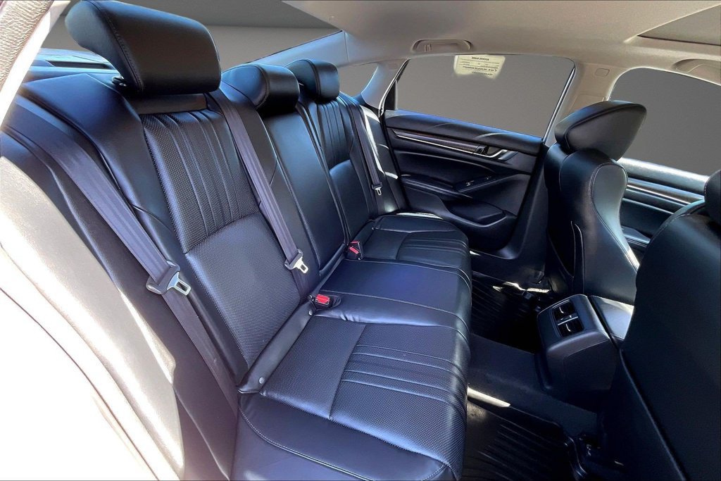 Used 2018 Honda Accord Touring image 28