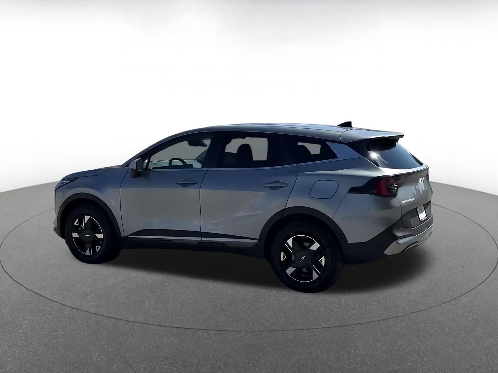 Used 2026 Kia Sportage LX AWD/4WD image 9