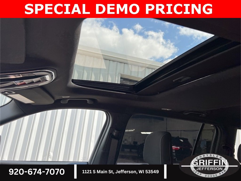 New 2025 Jeep Grand Cherokee L Laredo w/ Luxury Tech Group I image 21