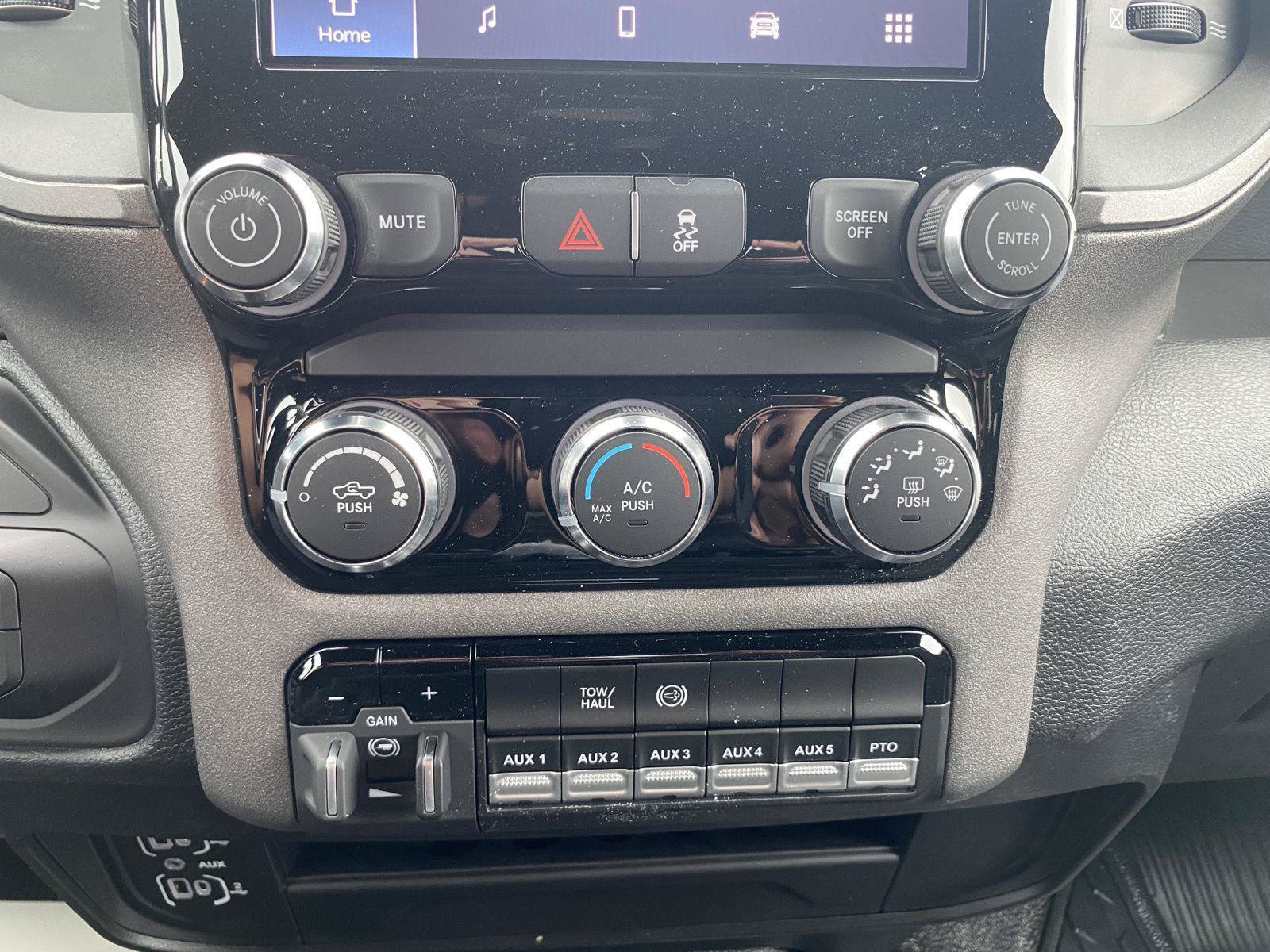 New 2026 RAM 3500 Tradesman w/ Chrome Appearance Group A AWD/4WD image 17