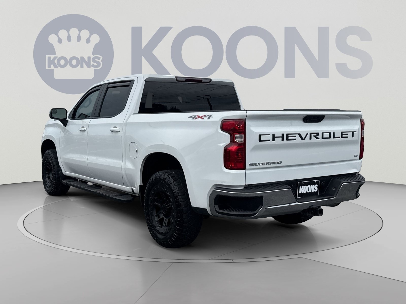 Used 2023 Chevrolet Silverado 1500 LT AWD/4WD image 4