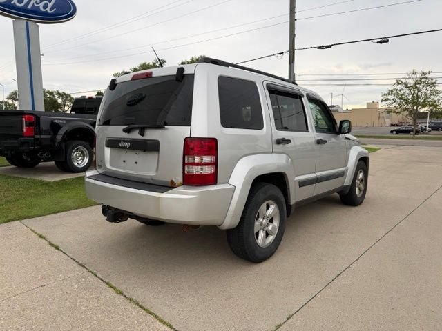 Used 2009 Jeep Liberty Sport w/ Popular Equipment Group AWD/4WD image 7