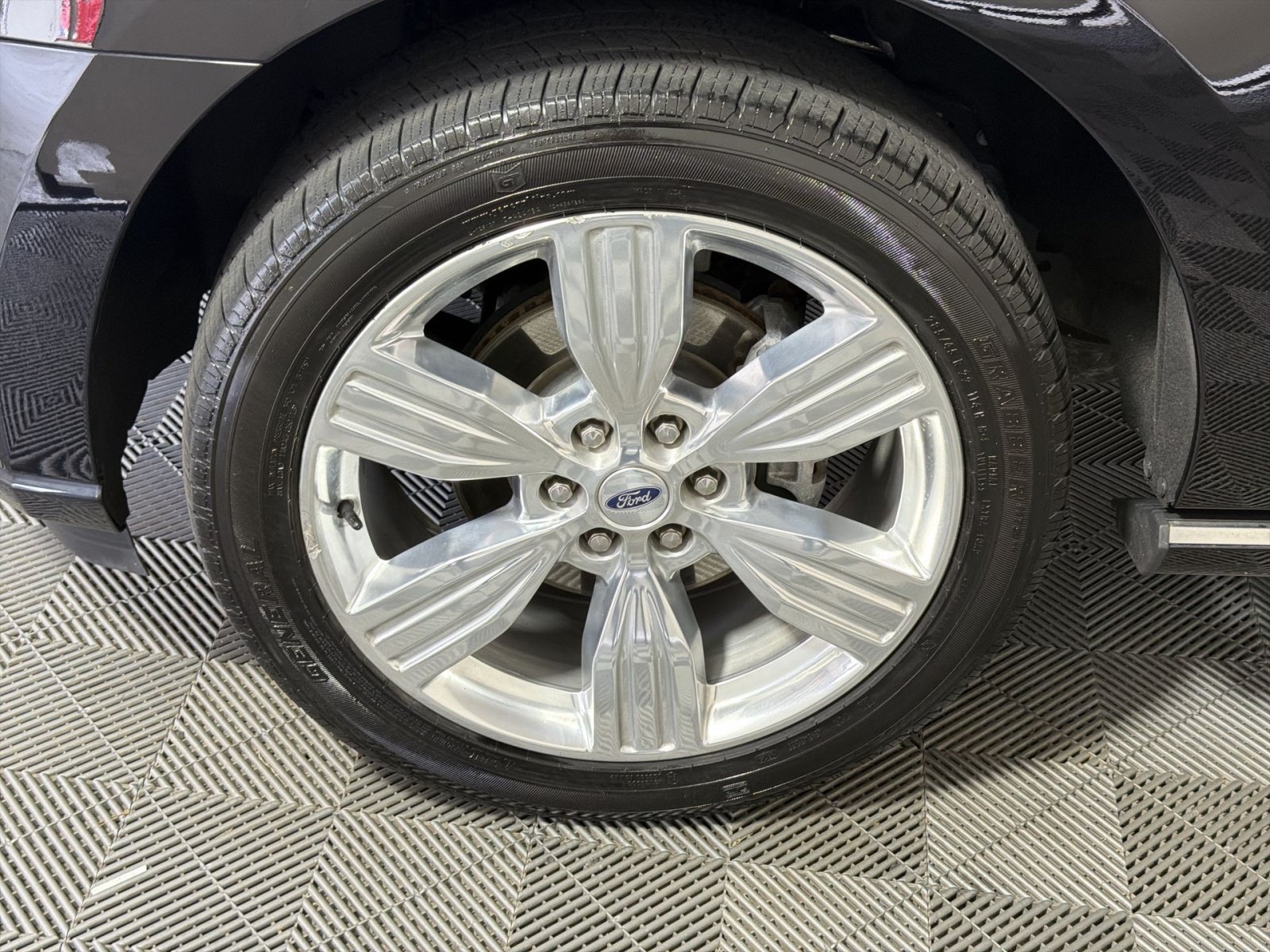 Used 2023 Ford Expedition Platinum AWD/4WD image 12