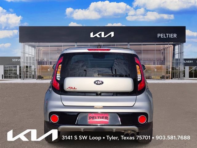 Used 2018 Kia Soul ! FWD image 5
