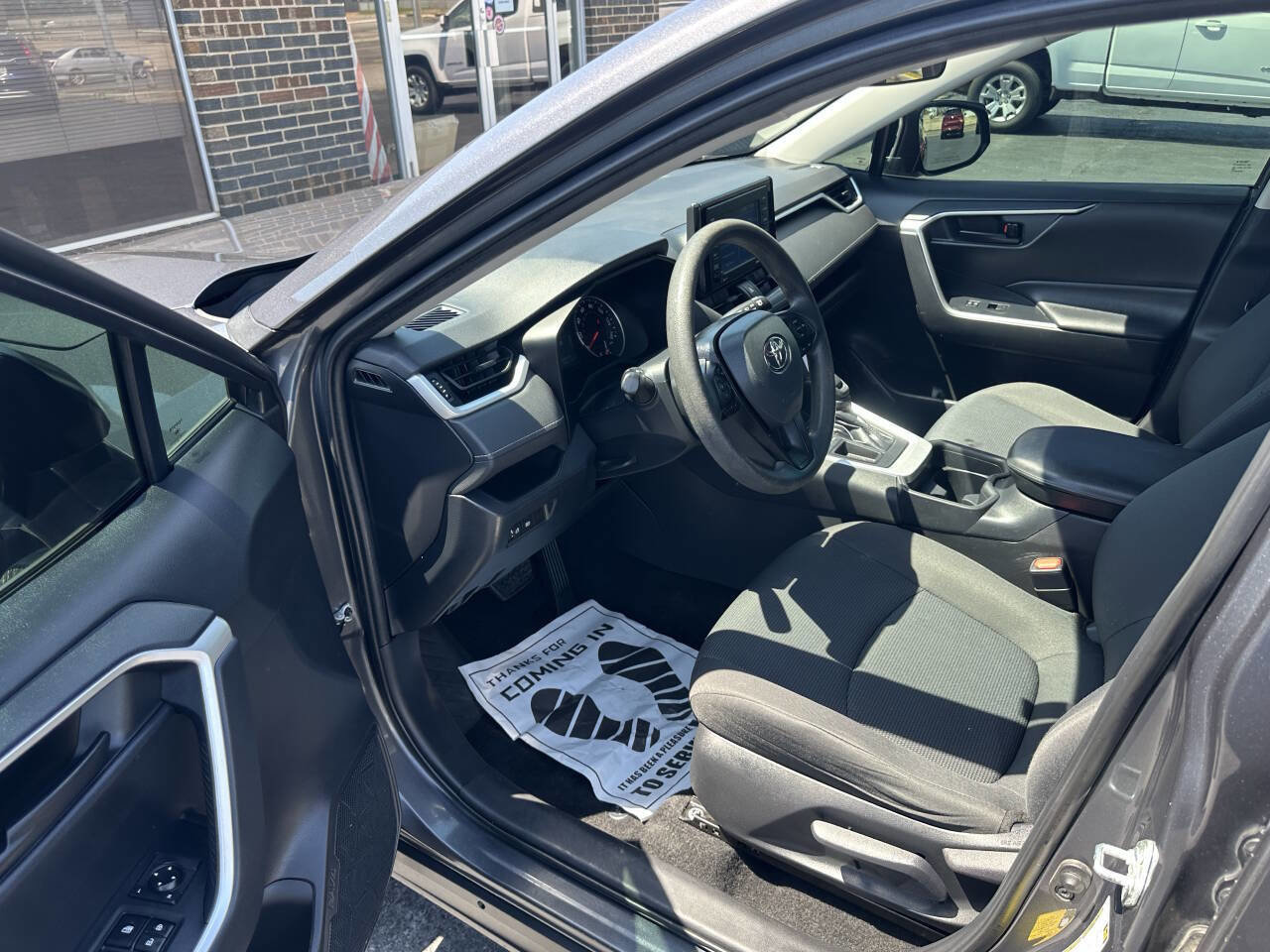 Used 2020 Toyota RAV4 LE FWD image 12