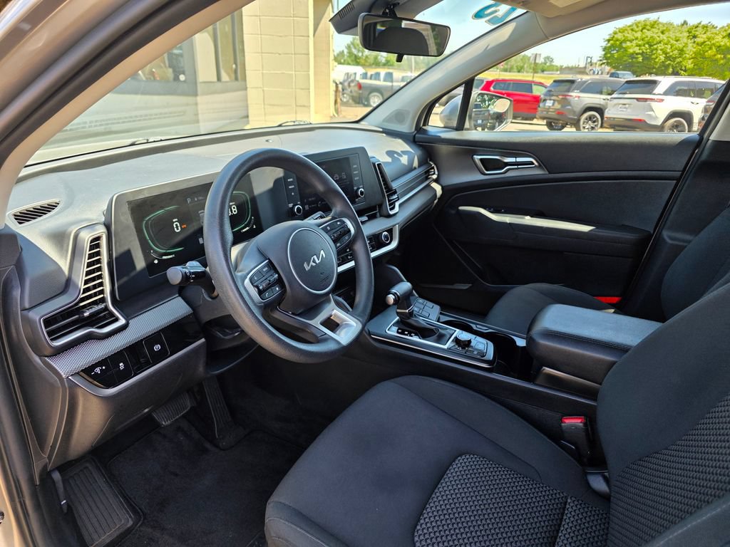 Used 2023 Kia Sportage LX AWD/4WD image 9
