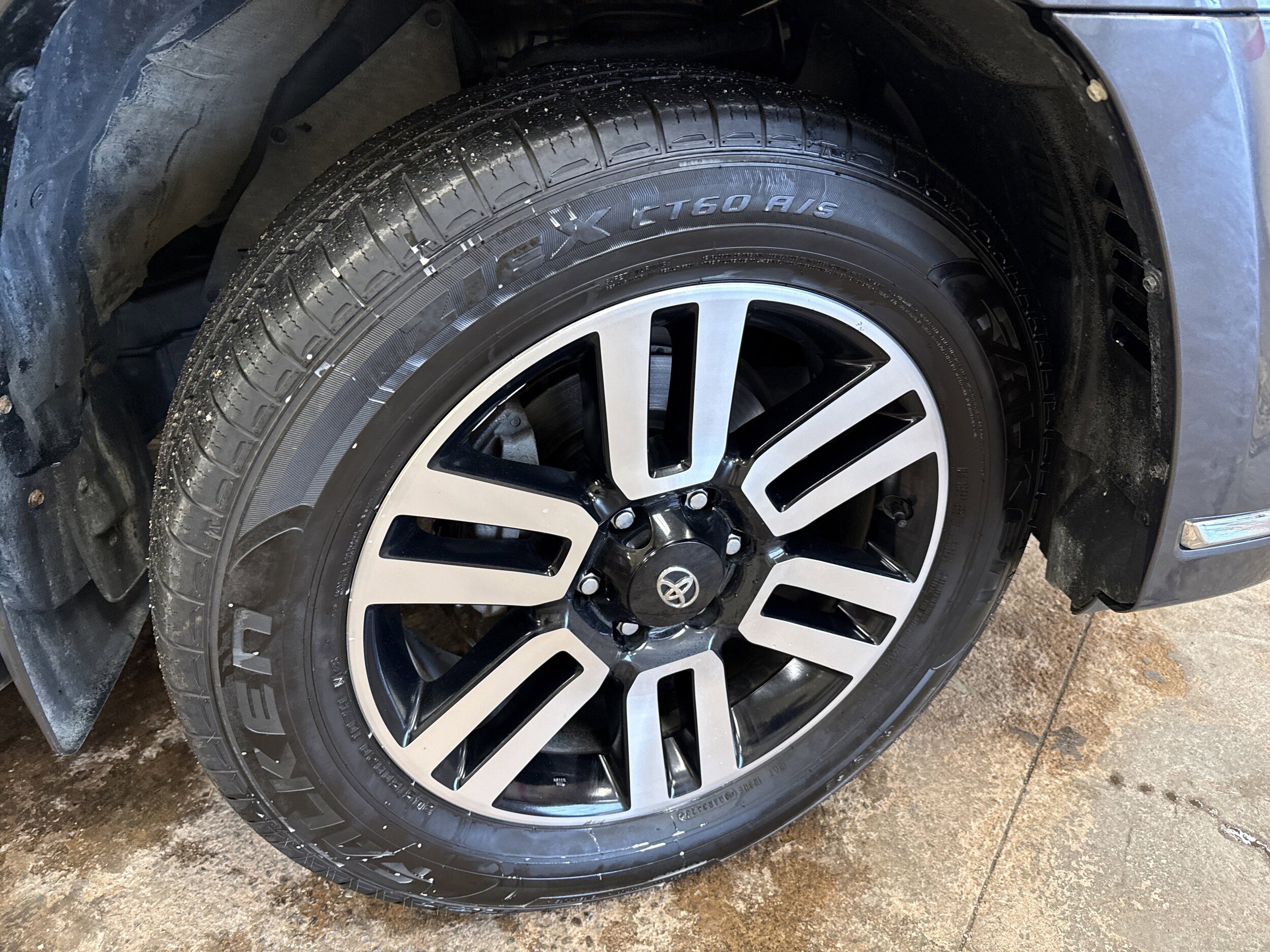 Used 2023 Toyota 4Runner Limited image 14