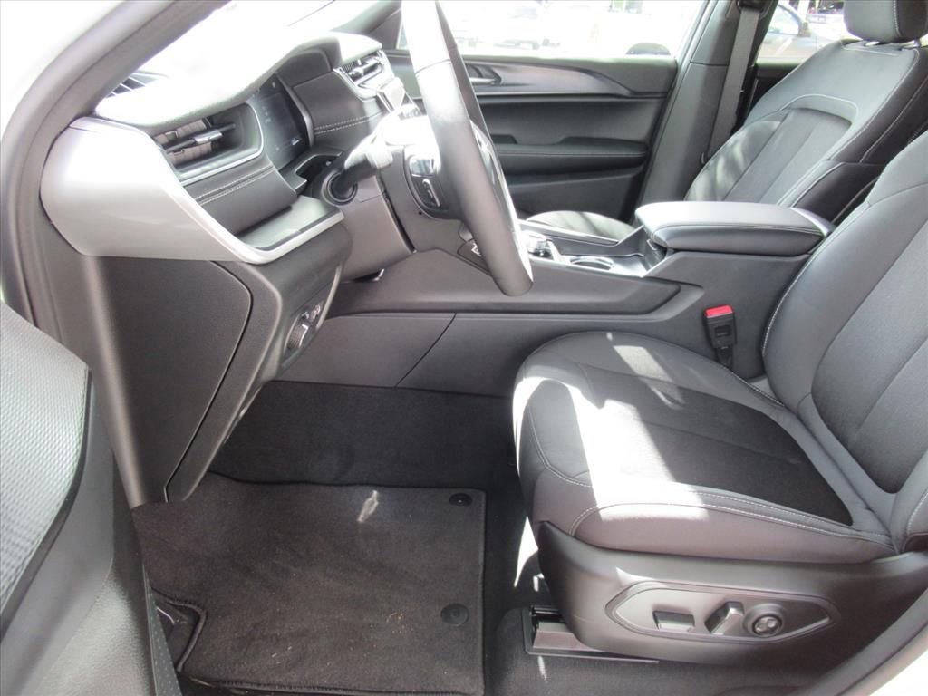 New 2026 Jeep Grand Cherokee L 4WD image 19