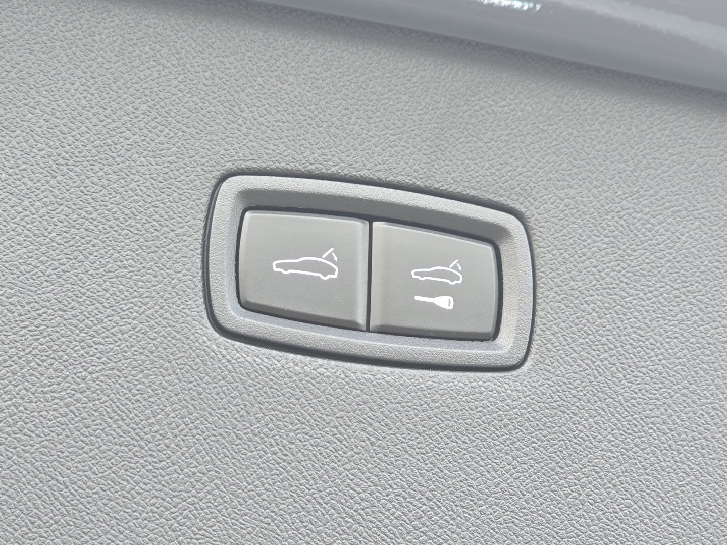 Used 2026 Porsche Cayenne Coupe image 28