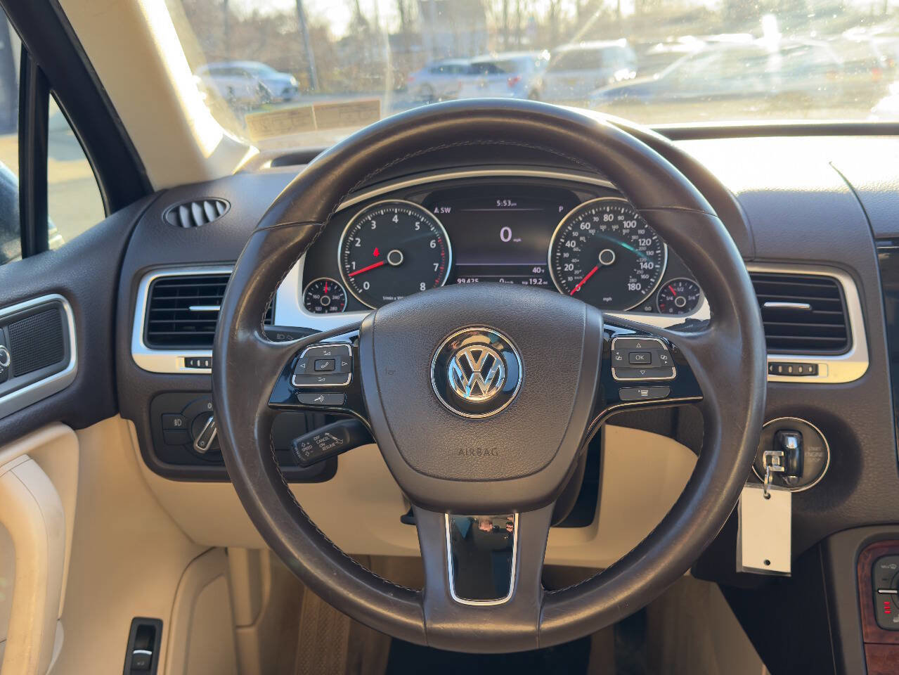 Used 2013 Volkswagen Touareg Sport image 19