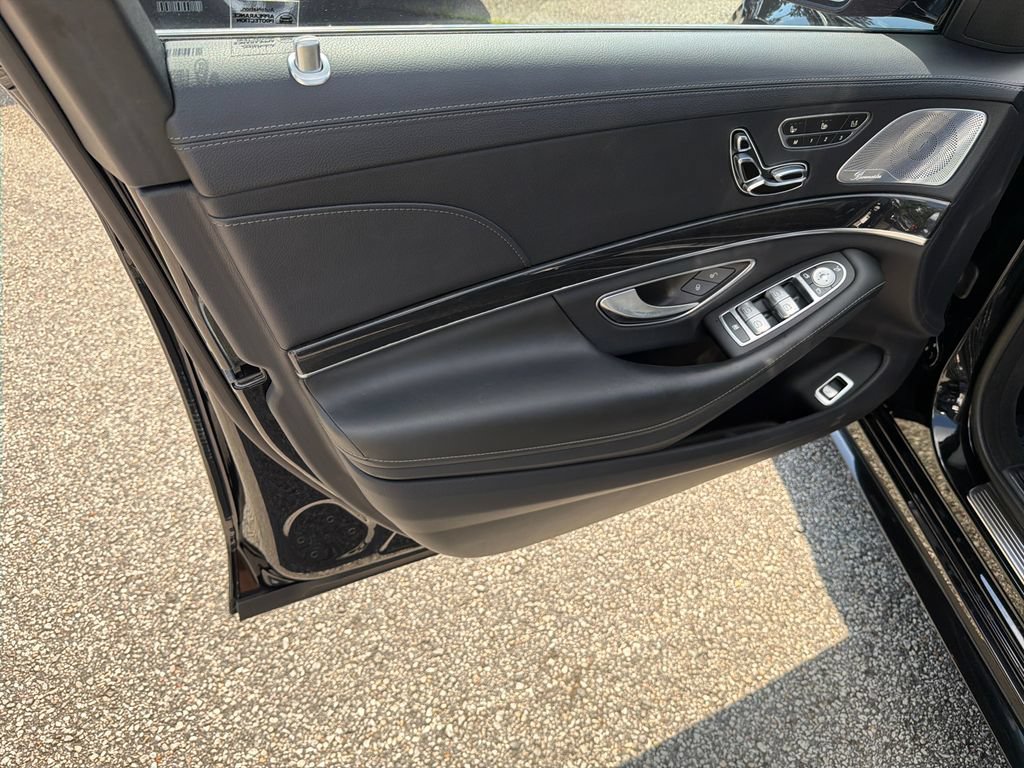 Used 2019 Mercedes-Benz S 560 Sedan image 10