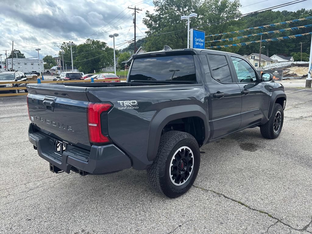 Used 2024 Toyota Tacoma TRD Off-Road AWD/4WD image 5