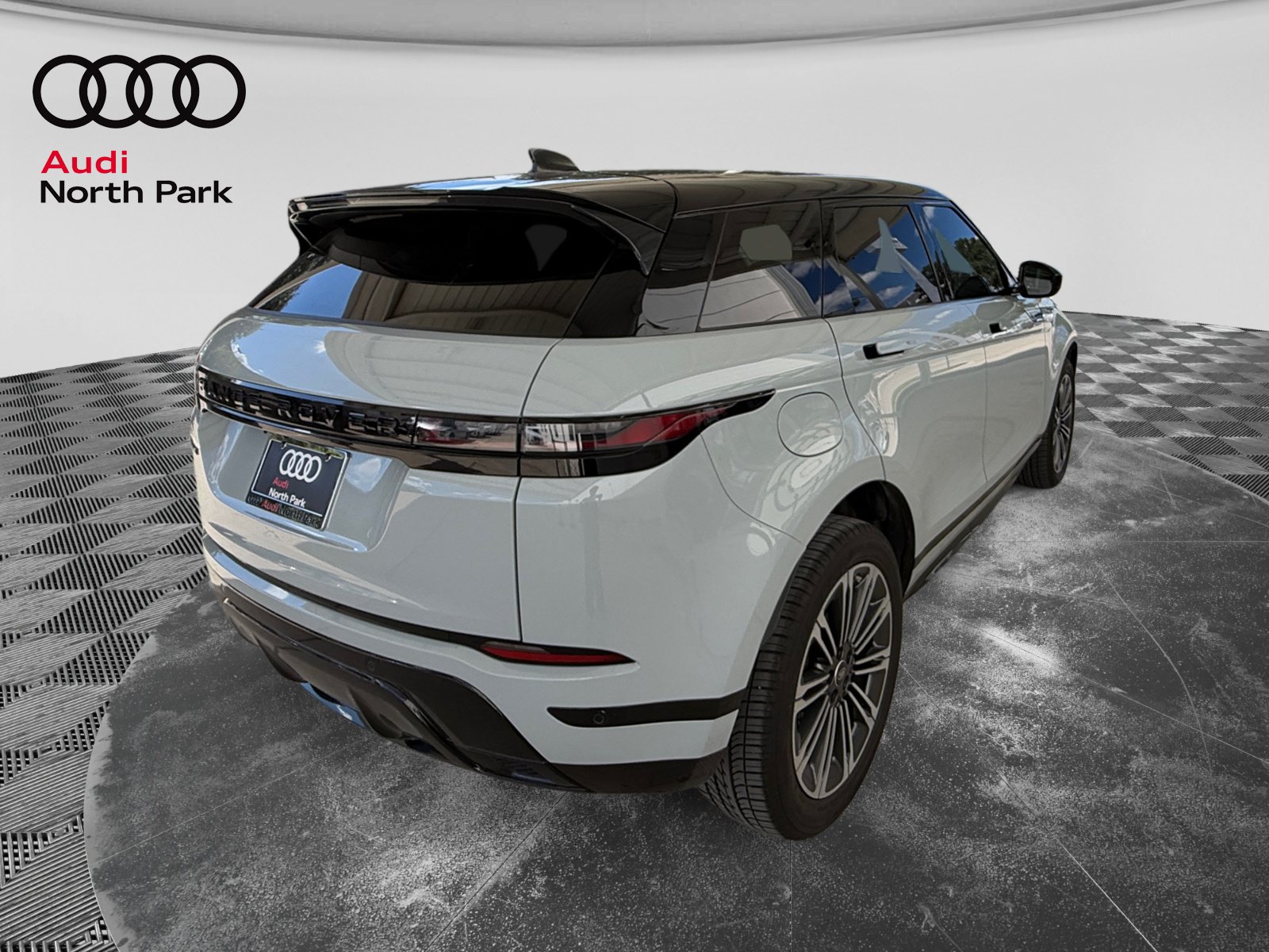 Used 2024 Land Rover Range Rover Evoque Dynamic SE AWD/4WD image 5