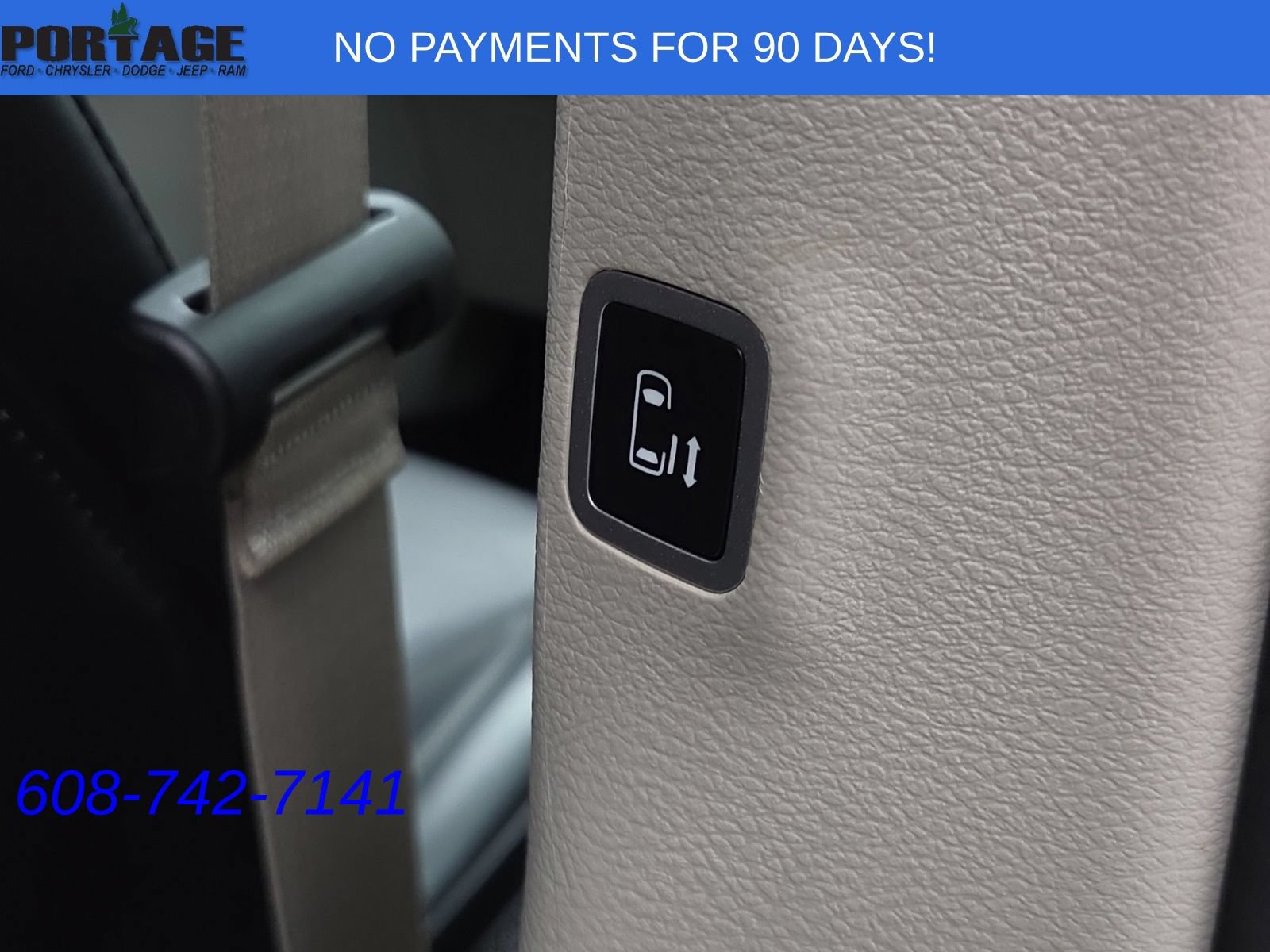 Used 2023 Chrysler Pacifica Touring-L FWD image 38