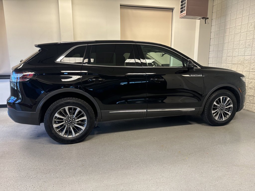 Used 2023 Lincoln Nautilus AWD w/ Premium Package image 42