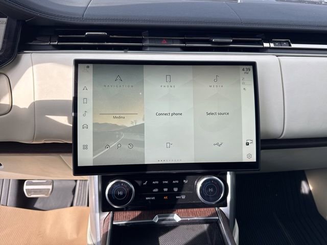 Used 2023 Land Rover Range Rover Long Wheelbase SE image 14