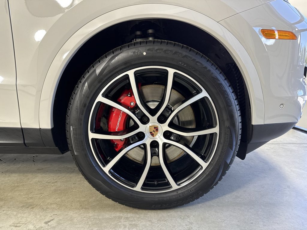 New 2026 Porsche Cayenne S AWD/4WD image 15