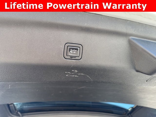 Used 2024 Chevrolet Suburban LT image 27