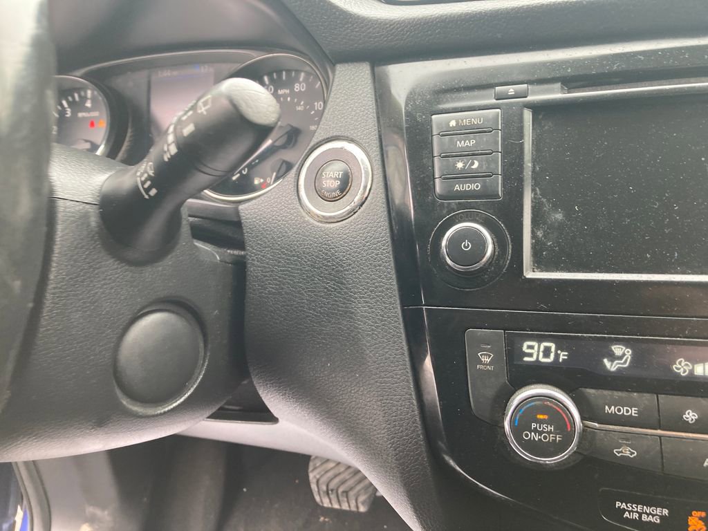 Used 2019 Nissan Rogue SV w/ Premium Package image 21