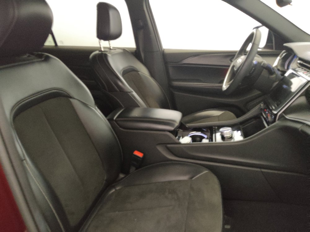 Used 2023 Jeep Grand Cherokee L Laredo AWD/4WD image 21