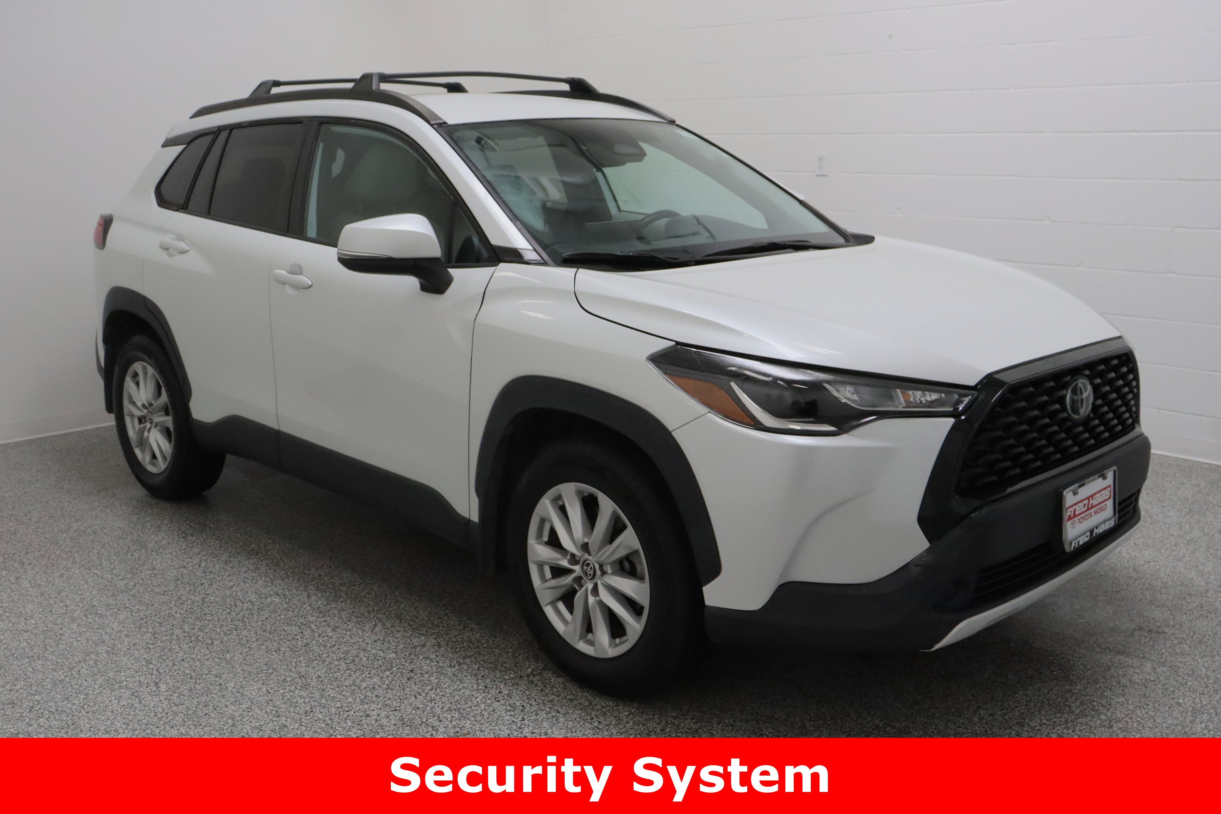 Used 2023 Toyota Corolla Cross LE image 4