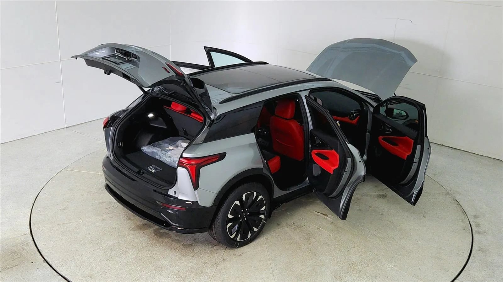 New 2025 Chevrolet Blazer EV RS RWD image 24