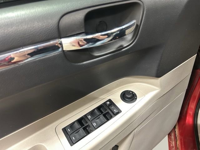 Used 2006 Chrysler 300 C image 14