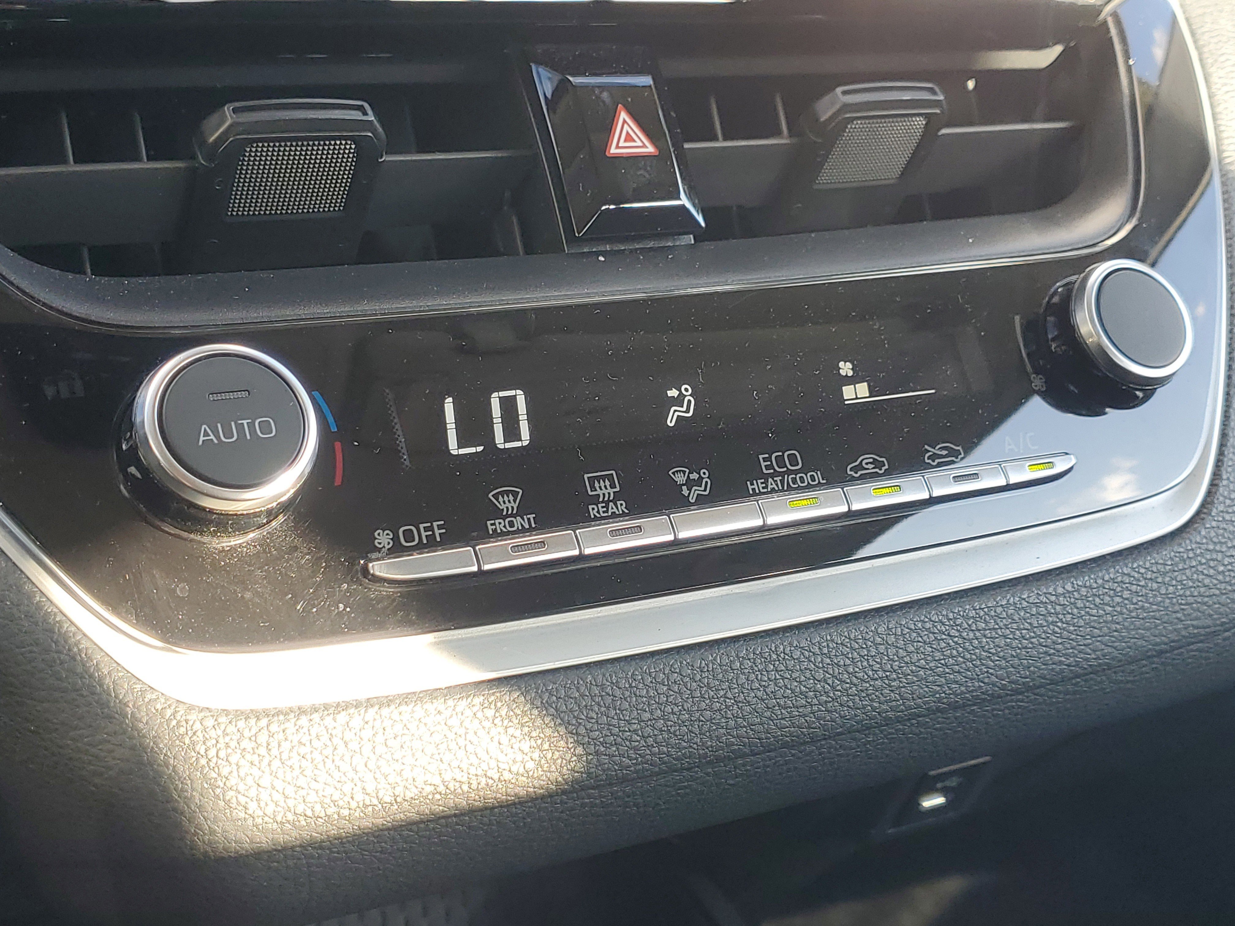 Certified 2024 Toyota Corolla LE image 28