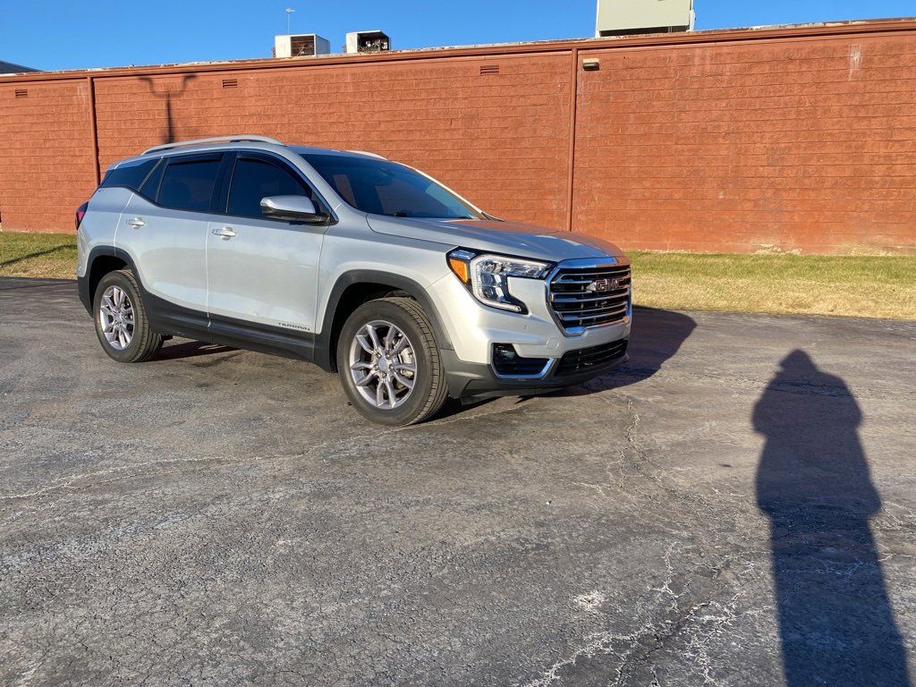 Used 2022 GMC Terrain SLT w/ Tech Package