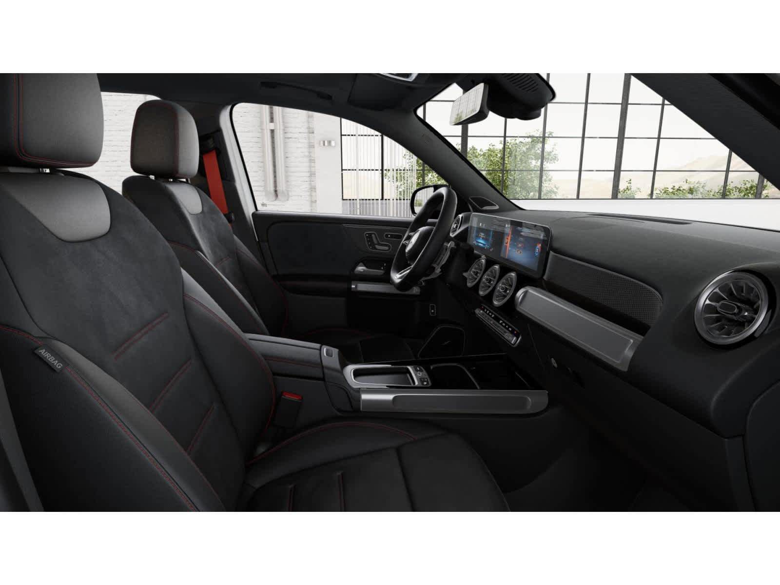 Used 2026 Mercedes-Benz GLB 35 AMG 4MATIC image 3