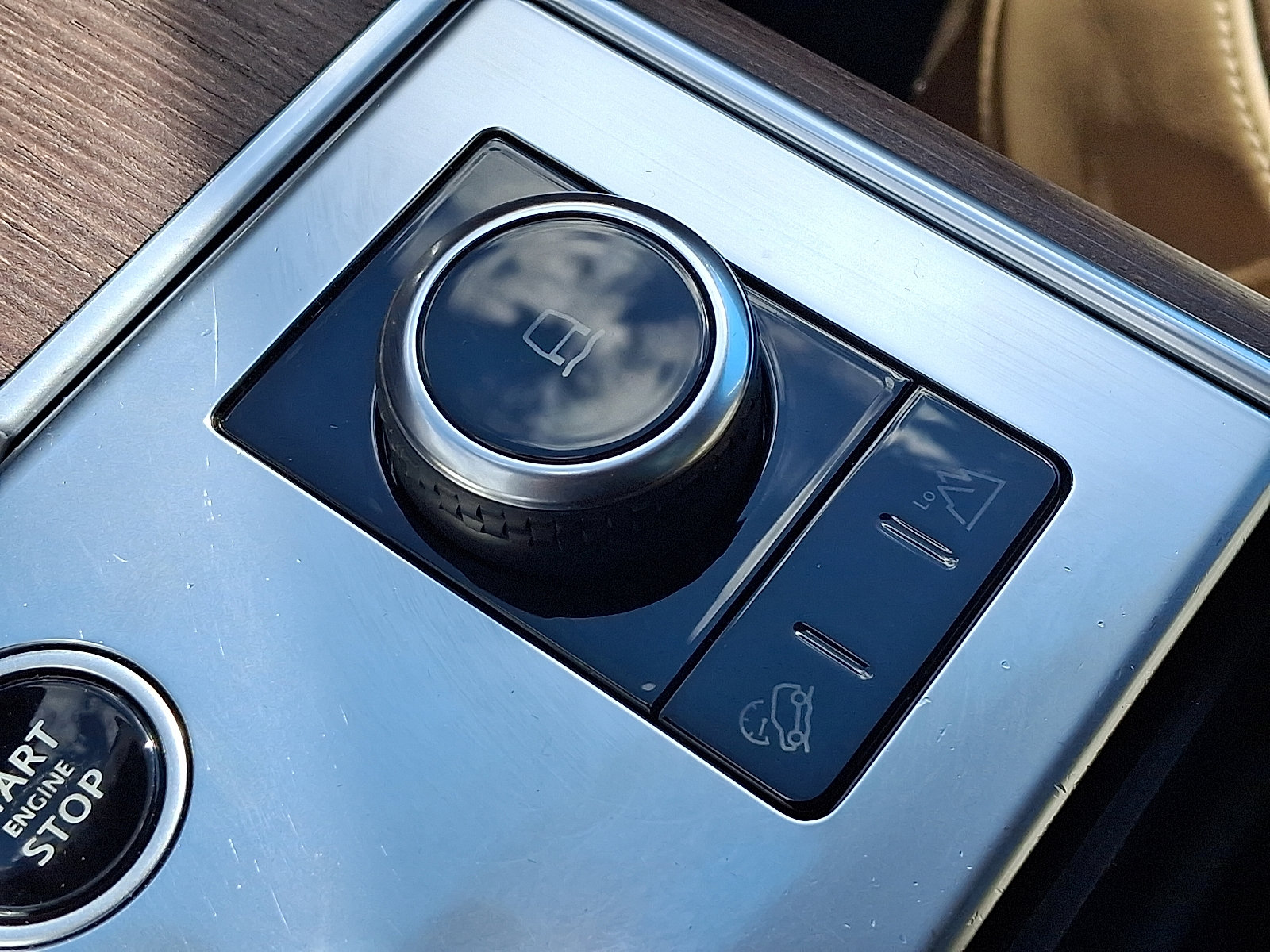 Used 2023 Land Rover Range Rover SE image 25