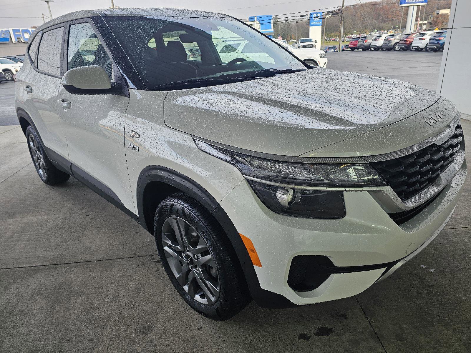 Used 2023 Kia Seltos LX image 7